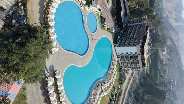 Vista aérea de las piscinas de Ribera del Río